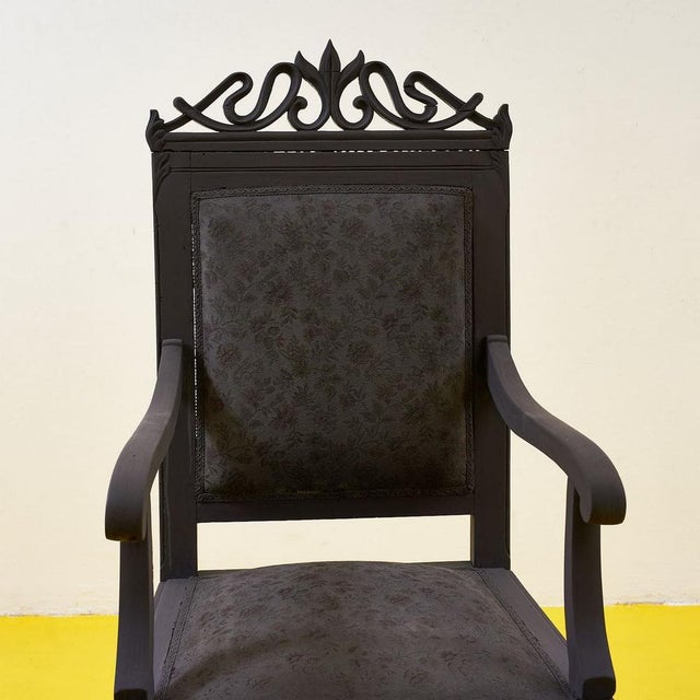 Discover the timeless elegance of this antique-style armchair, perfect for adding a touch of sophistication to any room....