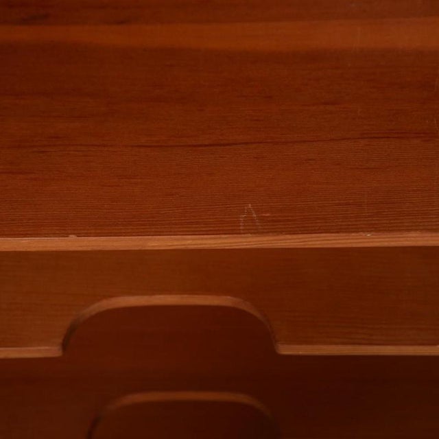 Bookcase in Oregon Pine by Mogens Koch, 1970s For Sale - Image 6 of 11