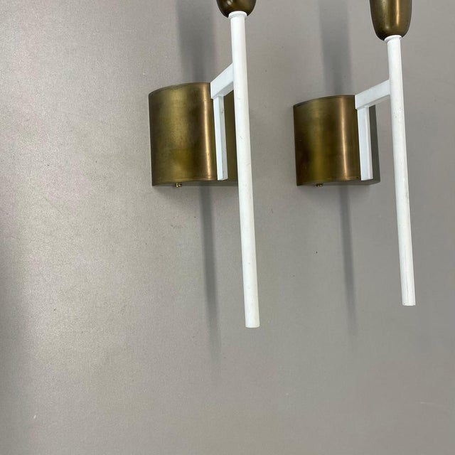 Gio Ponti Brass Tube Theatre Wall Light Sconces in the style of Stilnovo, Italy, 1950, Set of 2 For Sale - Image 4 of 16