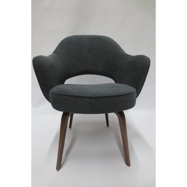 Mid-Century Modern Knoll Saarinen Executive Side Chair in Grey With Wood Legs (New) For Sale - Image 3 of 6