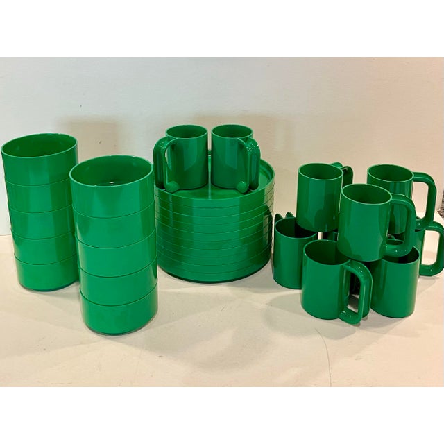 Mid-Century Modern 1970s Massimo Vignelli for Heller Dinnerware Set- 30 Pieces For Sale - Image 3 of 7