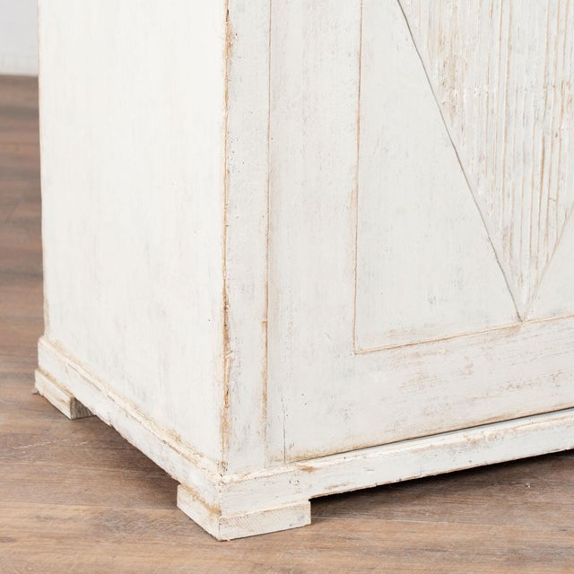 19th Century Swedish White Gustavian Cabinet Sideboard For Sale - Image 13 of 15