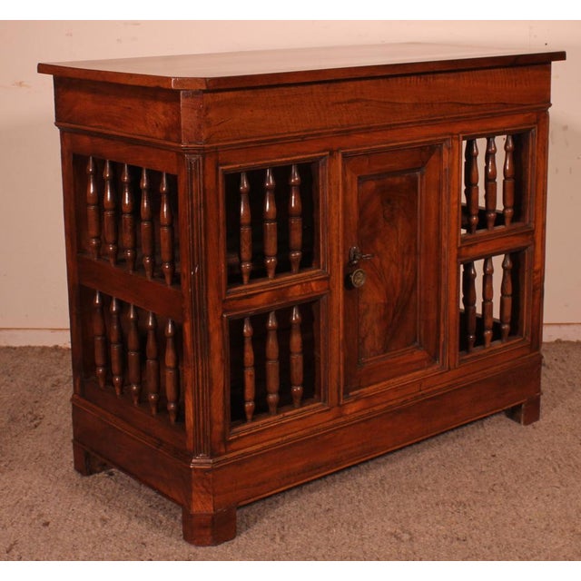 Early 19th Century Walnut Panetière For Sale - Image 5 of 13