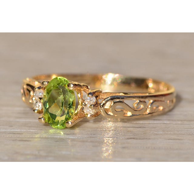 The Shanty Bay: Ladies 14K Yellow Gold Ring set with Peridot and Diamonds For Sale - Image 4 of 10