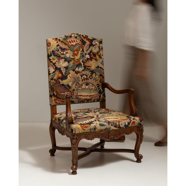19th Century French Chestnut Brown Louis XV Upholstered Throne Armchair For Sale In Greensboro - Image 6 of 15