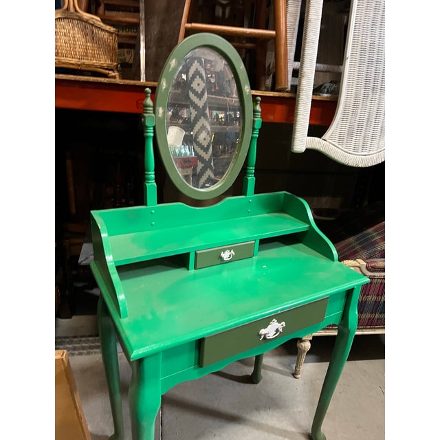 Shabby Chic 1970s Kelly Green Wooden Vanity With Flipping Mirror For Sale - Image 3 of 6