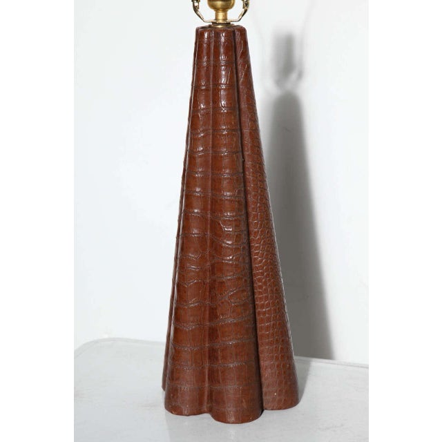 1940s Paul Dupre-Lafon Style Scalloped Brown Alligator Leather Table Lamp, C. 1940s For Sale - Image 5 of 7