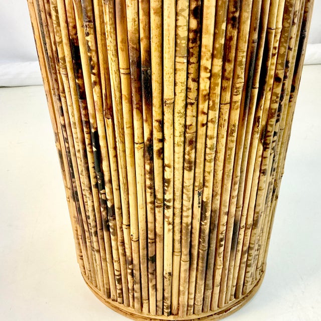 Wood 1970s Vintage Chinoiserie Boho Chic Coastal Scorched Burnt Bamboo Reed Hamper For Sale - Image 7 of 15