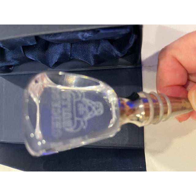Modern Chicago Bulls Glass Hologram Wine Stopper For Sale - Image 3 of 5