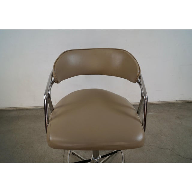1960’s Mid-Century Modern Chrome Adjustable Counter Stool / Bar Stool For Sale - Image 9 of 12