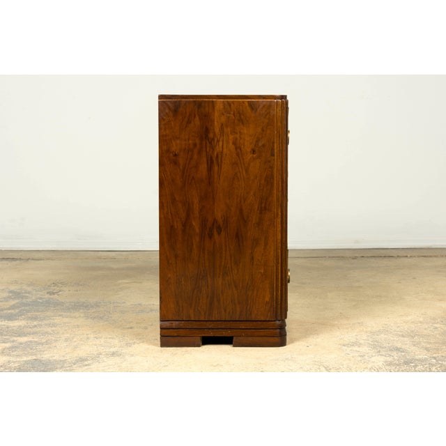 French Art Deco Geometric Walnut Commode by Mercier Frères, Paris, Circa 1930 For Sale - Image 15 of 18