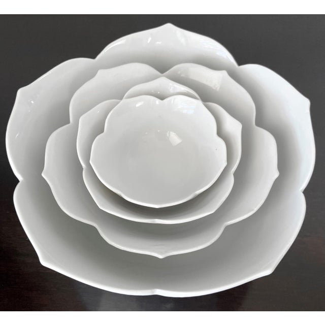 Excellent Pre-Owned Condition. Note: Display pedestal is not included. This hip and fun to look at set of crisp white...