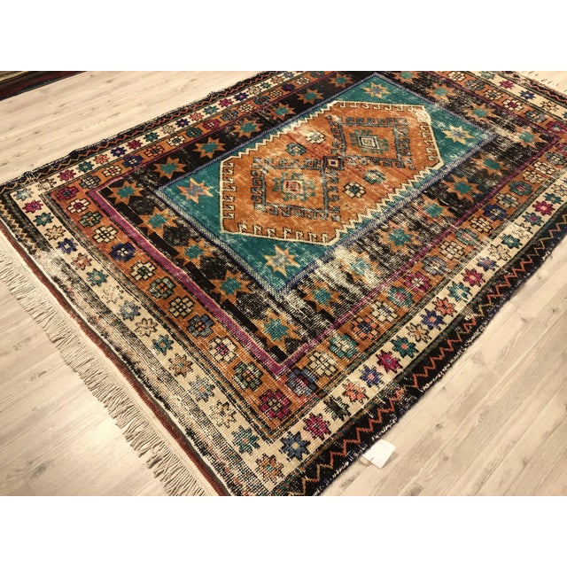 Textile Bohemian Vintage Floor Vintage Rug- 4′7″ × 6′11″ For Sale - Image 7 of 11