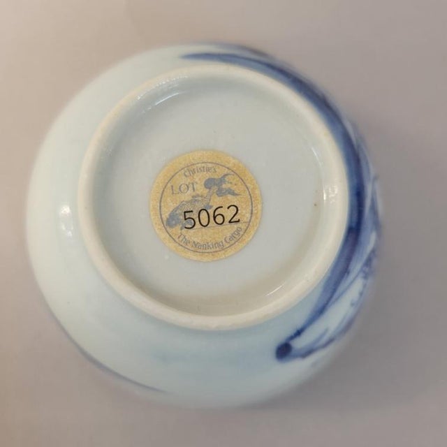 Circa 1750 Chinese Nanking Cargo Blue & White Porcelain Tea Cup & Saucer – Christie's 1986 – Collector's Find For Sale - Image 4 of 10