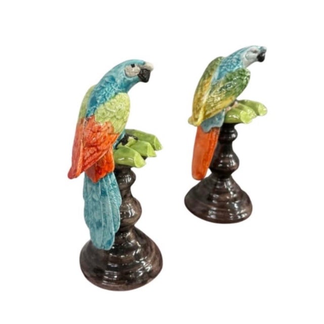 Italian Pair of Italian Majolica Ceramic Parrot Sculptures on Pedestals For Sale - Image 3 of 12