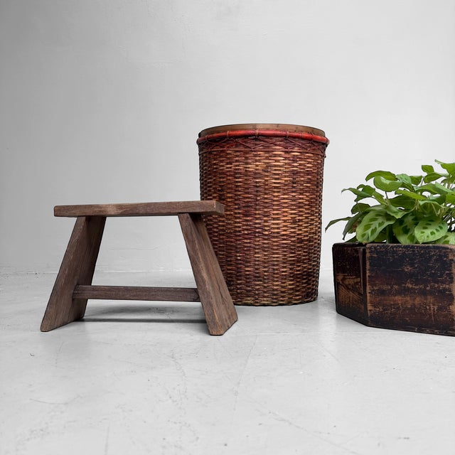 Antique Japanese Bamboo Basket with Red Lacquered Rim, 1930s For Sale - Image 9 of 11