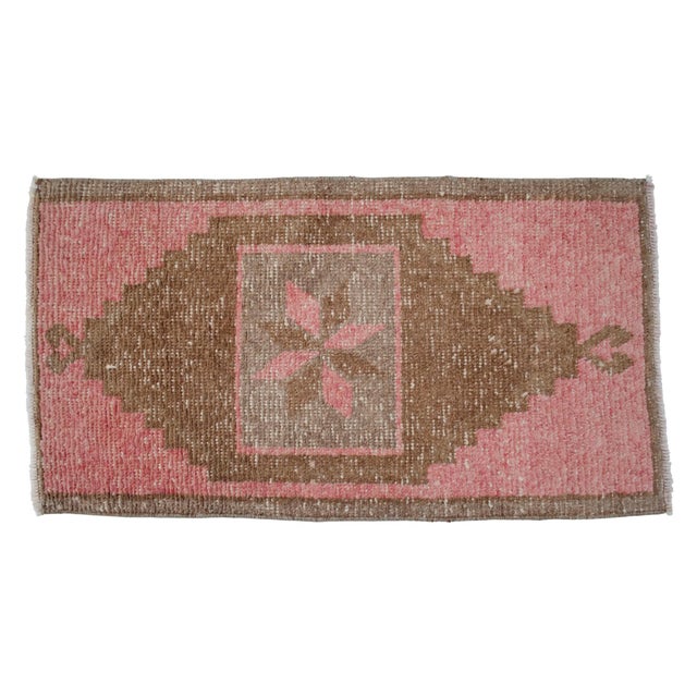 a Vintage Turkish Small yastik rug, perfect for entryway, bath or in front of the kitchen sink. Dimension: 19" x 35" or 1...