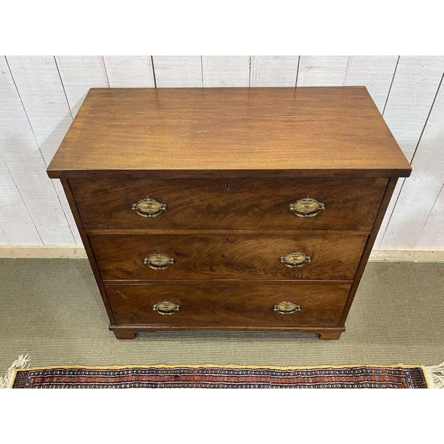 19th Century English Mahogany Chest of Drawers For Sale - Image 5 of 18