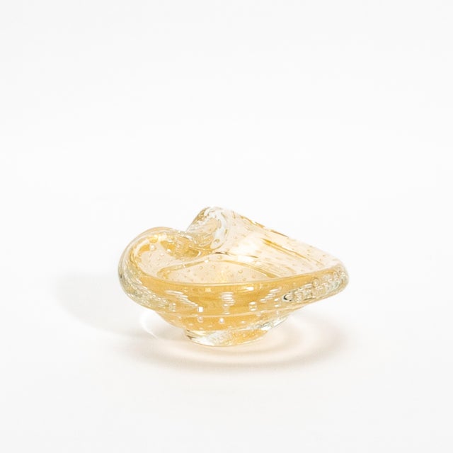 Hand-Blown Murano Dish With 24-Karat Gold Flecks and Bullicante Detailing For Sale In Los Angeles - Image 6 of 8