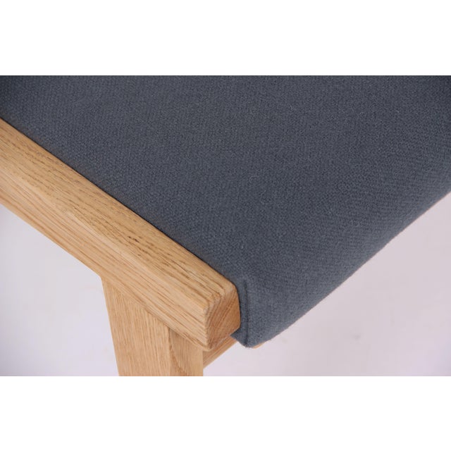 Hans J. Wegner designed this model in 1969, the series was produced by Getama Denmark and quickly became very popular in...