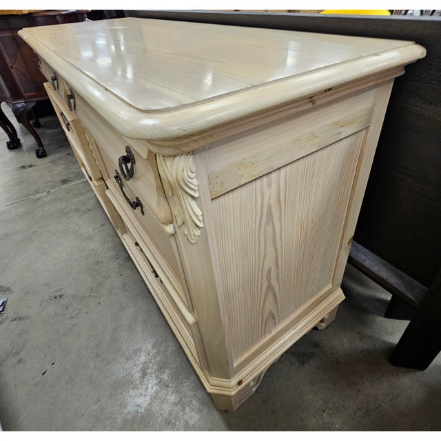 Late 20th Century Lexington Furniture Cream Painted Double Dresser For Sale - Image 11 of 14