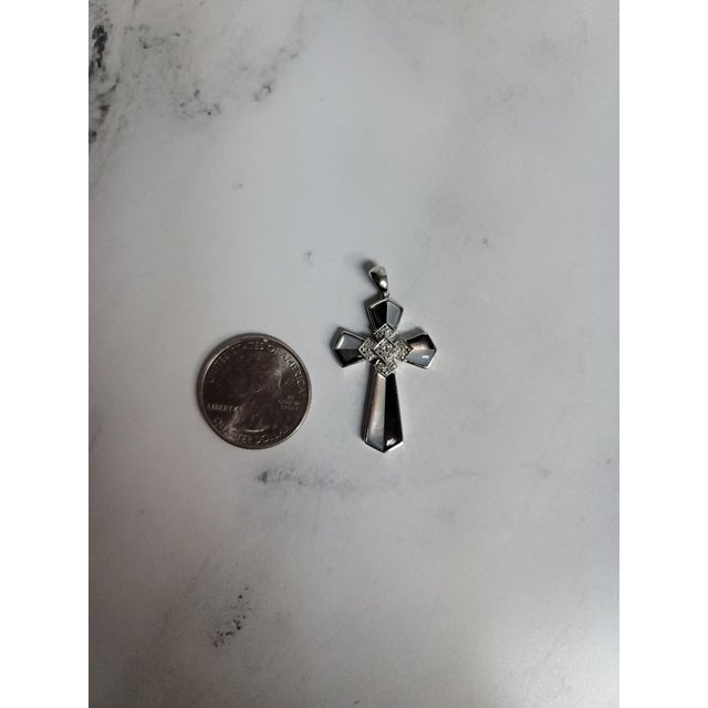 Contemporary Celtic Style Black & White Mabe Pearl Diamond Necklace For Sale - Image 3 of 4