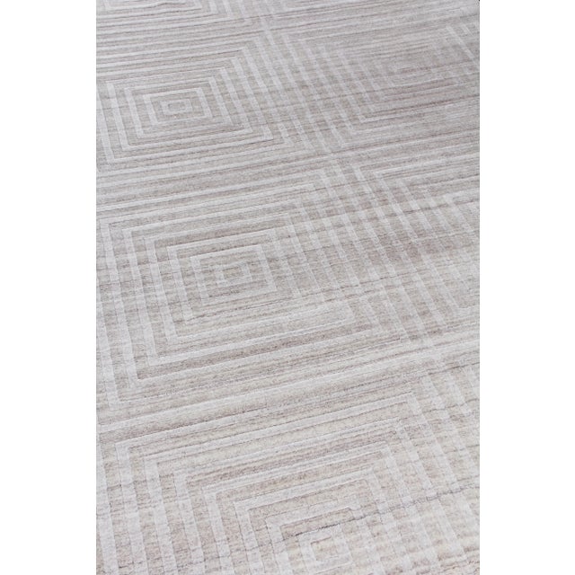 Exquisite Rugs Chesterfield Hand Loom Bamboo Silk Light Beige - 10'x14' For Sale In Los Angeles - Image 6 of 9