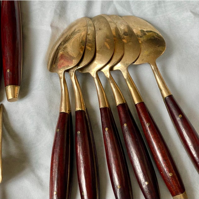 Wood Mid 20th Century Brass & Rosewood Flatware Set for 6 Knives Forks Spoons 24 PCS Silverware For Sale - Image 7 of 12