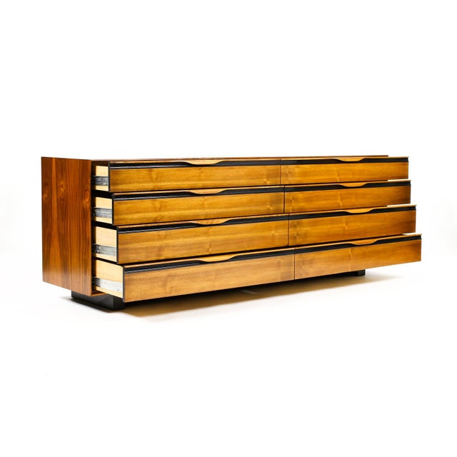 Mid Century Vintage Large Walnut Dresser — John Kapel for Glenn of California — 8 Drawers For Sale - Image 4 of 9