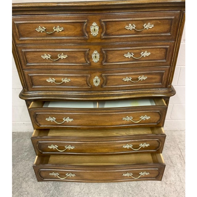 Thomasville Mid-Century Thomasville French Provincial Tallboy Chest of Drawers For Sale - Image 4 of 11