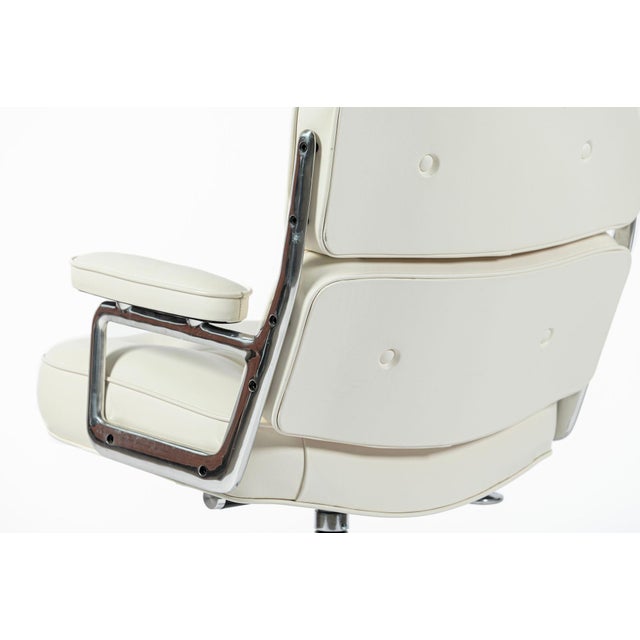 Herman Miller Eames Time Life Lobby White Leather Office Chair 2021 For Sale - Image 13 of 15