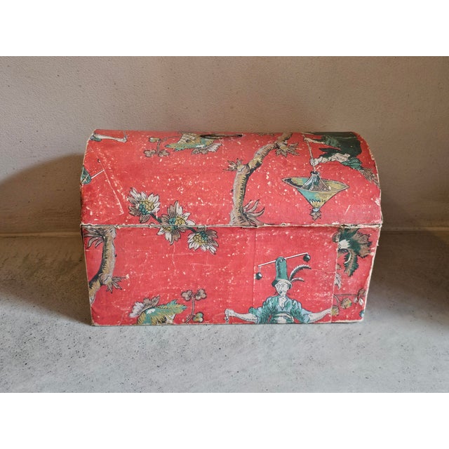 Large 19th Century French Chinoiserie Wallpaper Covered Trousseau Box, 1820 For Sale - Image 4 of 18
