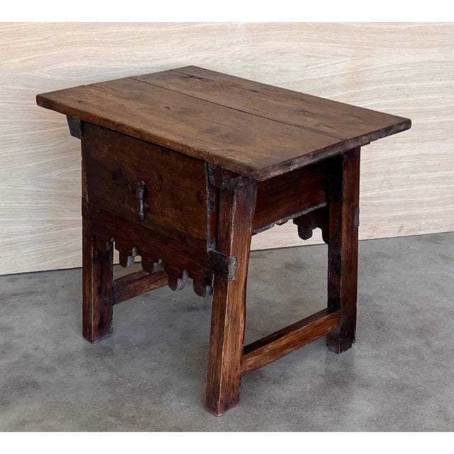 Early 19th Century Spanish Baroque Side Table with Wood Stretcher and Big Drawer For Sale - Image 6 of 18