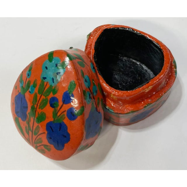 Vintage Lacquered Floral Trinket Box For Sale In Kansas City - Image 6 of 6
