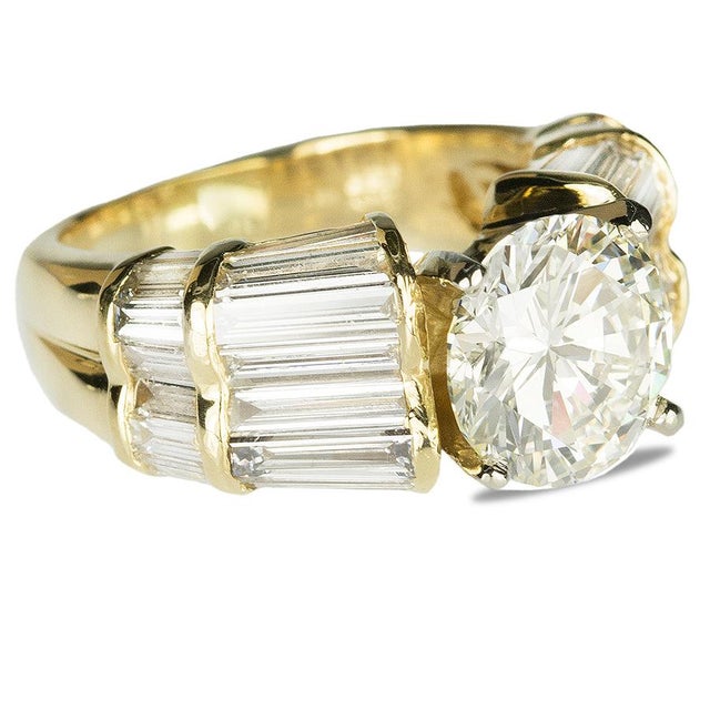 Contemporary Late 20th Century 2.62 Round M VVS1 GIA Ring, Size 8 For Sale - Image 3 of 5