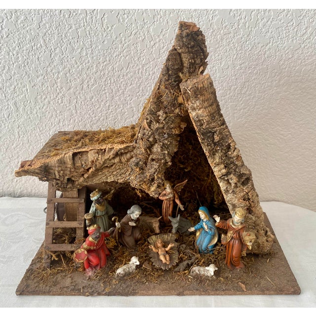Mid-Century Vintage Musical Nativity Crèche Stable (Plays "Silent Night") For Sale - Image 14 of 14