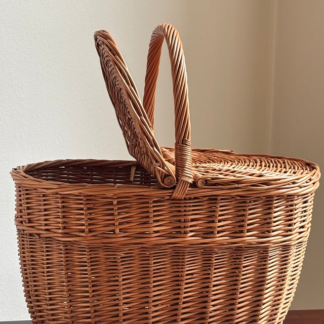 Mid Century Rustic European-Style Oval Picnic Basket For Sale In Baltimore - Image 6 of 14