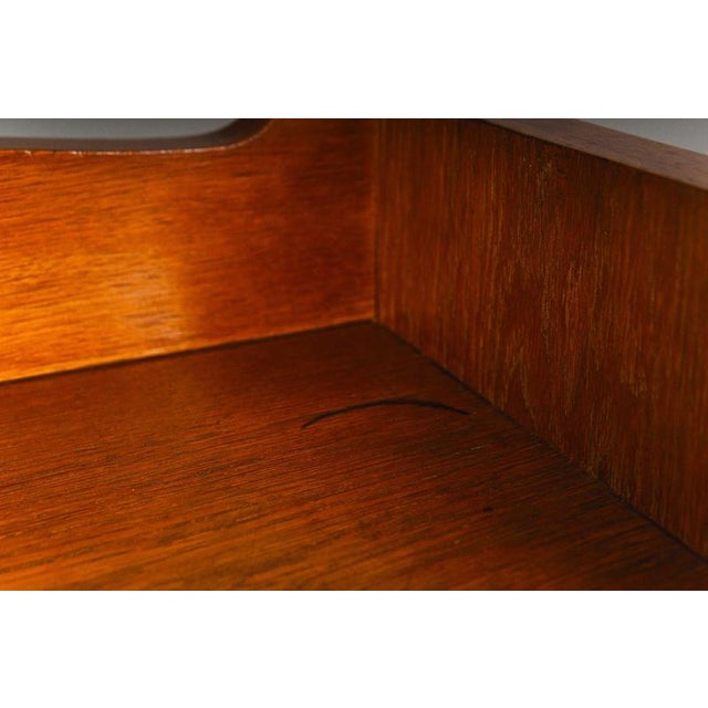 Art Nouveau Bookshelf in Oak For Sale - Image 14 of 17