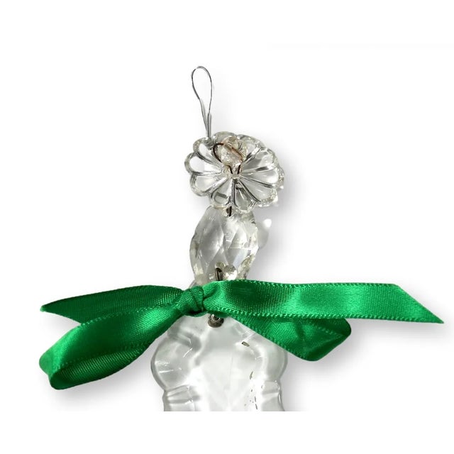 Proof that elegance doesn’t need glitter — just good crystal. This 19th-century French chandelier prism has been...