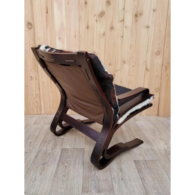 Mid 20th Century Mid Century Modern Danish Rosewood Siesta Chair by Ingmar Relling Newly Reupholstered in Cowhide For Sale - Image 5 of 9