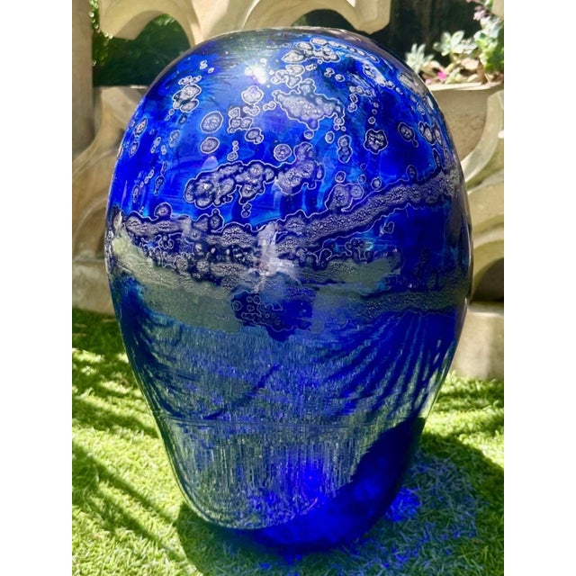 1970s Rare Large Kent F. Ipsen Cobalt Blue Studio Glass Vase, Signed & Dated 1977 – Richmond Va • 15¼" For Sale - Image 5 of 18
