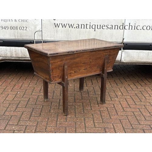 Georgian Elm Dough Bin For Sale - Image 3 of 10