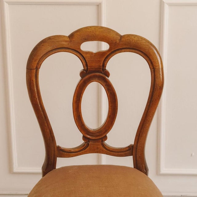 Louis Philippe Chair in Walnut, 1860 For Sale - Image 11 of 13