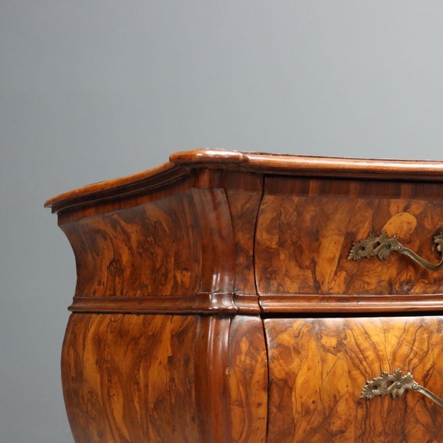 Antique Wanut Burl Veneer Chests of Drawers Italy, 18th Century, Set of 2 For Sale - Image 6 of 14