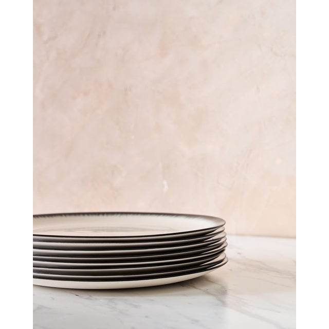 Set of 8 Minimalist "Variation 3 Dé" Breakfast Plates by Ann Demeulemeester for Serax, in White Glazed Porcelain With Organic Black Border For Sale In Baltimore - Image 6 of 11