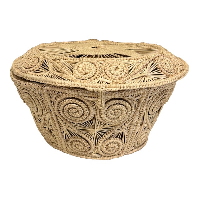 Vintage Coastal Palm Beach Style Handwoven Nesting Baskets - Set of 3 For Sale