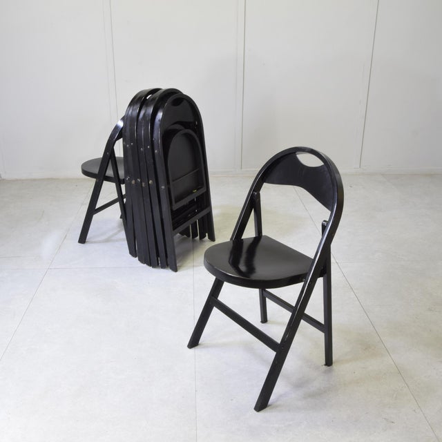 Bernini Tric Folding Chairs in Black Lacquered Beech by Achille & Pier Giacomo Castiglioni for Bernini, 1960s, Set of 8 For Sale - Image 4 of 10