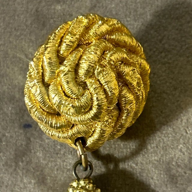 1960s Vintage 1960s Costume Jewelry Gold-Toned Tassel Italian Statement Earrings For Sale - Image 5 of 6