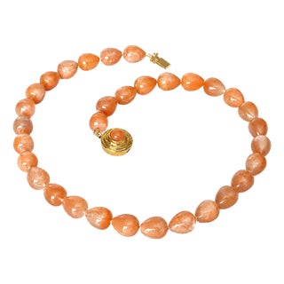 Peach Moonstone Beaded Necklace With Gold Plate Clasp For Sale