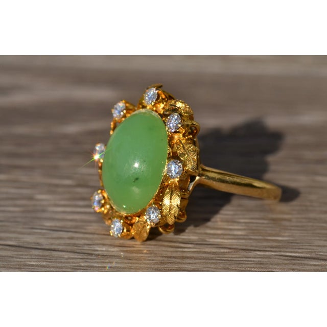 Contemporary The Molanary: Ladies Vintage Serpentine and Diamond Cocktail Ring in Yellow Gold For Sale - Image 3 of 10